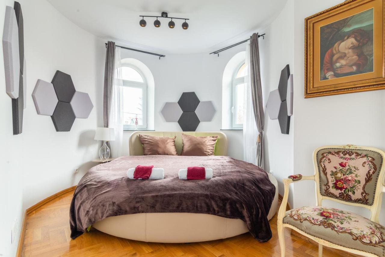 The Castle Suites & Apartment - Free Parking - (Adults Only) 크라쿠프 외부 사진