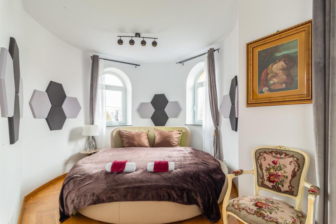 The Castle Suites & Apartment - Free Parking - (Adults Only) 크라쿠프 외부 사진