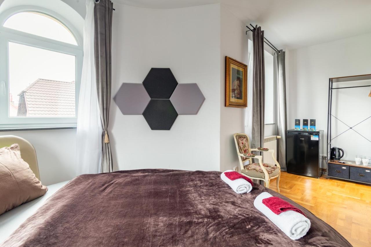 The Castle Suites & Apartment - Free Parking - (Adults Only) 크라쿠프 외부 사진