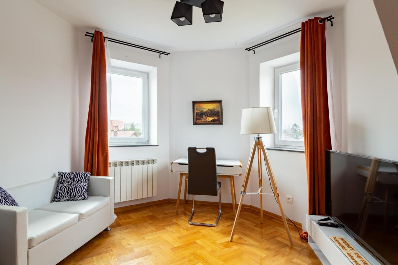 The Castle Suites & Apartment - Free Parking - (Adults Only) 크라쿠프 외부 사진